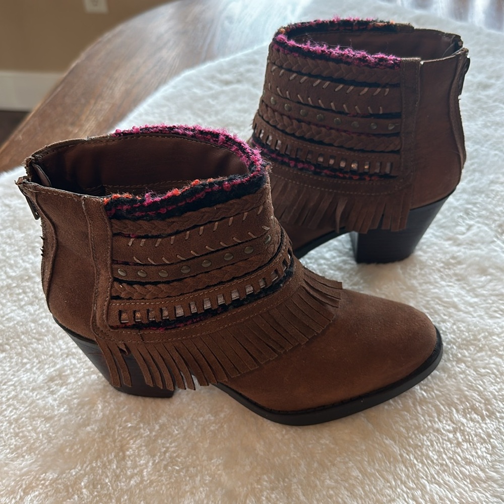 Mudd  tassel boots